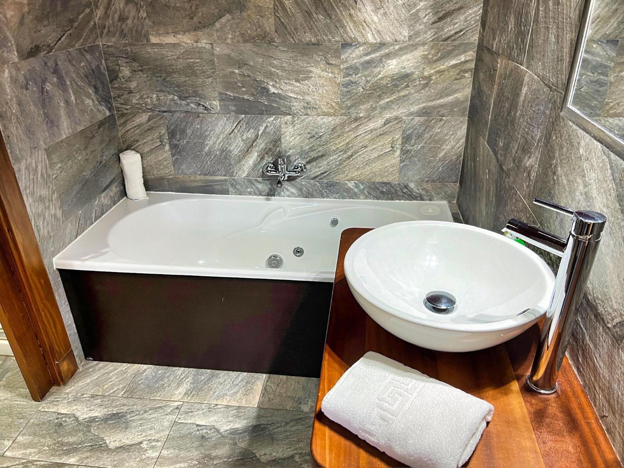 Apartamentos Spa Casco Historico De Isla - AlojateIsla Plana Екстериор снимка